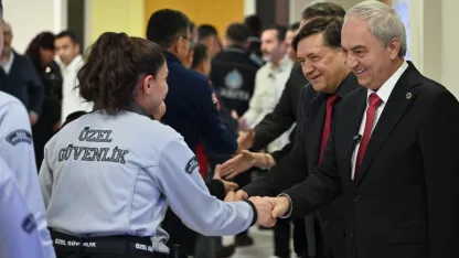 Başkan Kocagöz belediye personeliyle bayramlaştı