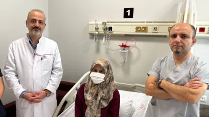 Tatile geldiği Antalya'da kanser olduğunu öğrendi; öğrencilerine kavuşacağı günü iple çekiyor