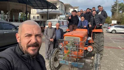 50 yıllık gelenek bozulmadı, traktörle mezarlık ziyareti