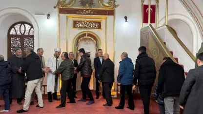 Vali Akbıyık bayram namazını Menteşe’de kıldı