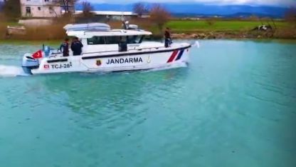 Manavgat’ta jandarmadan deniz ve ırmakta bayram mesaisi