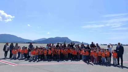 Köyceğiz Anaokulu öğrencileri Dalaman Havalimanı’nı gezdi