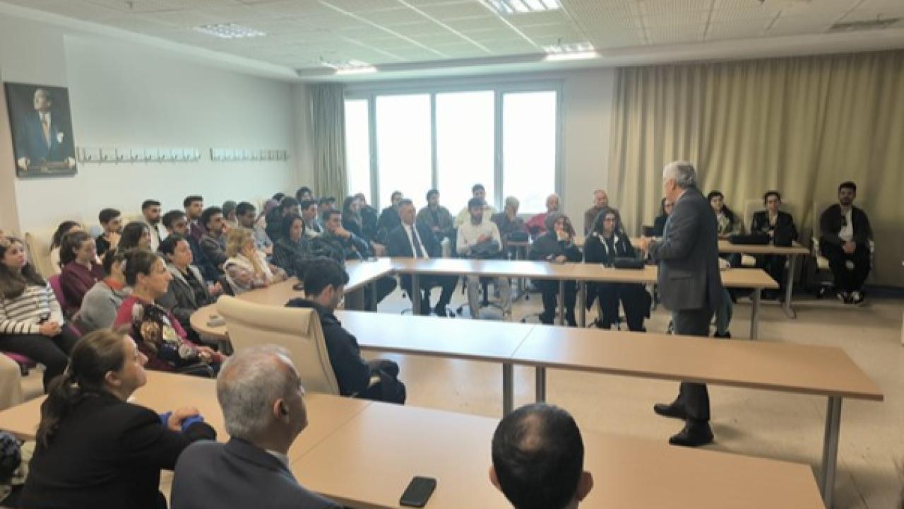 Akdeniz Üniversitesinde "Atatürk'ün Antalya Ziyaretleri" konferansı düzenlendi