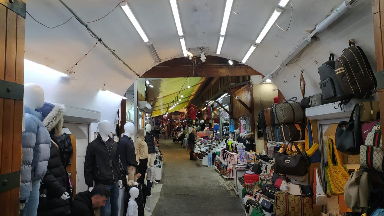 Antalya Kapalıçarşı’da Arife Sessizliği: Esnaf Umduğunu Bulamadı