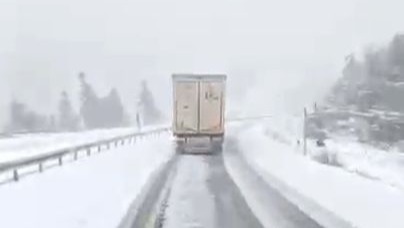 Antalya- Konya yolunda kar yağışı