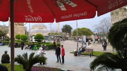 Antalya’da bayramın ilk gününde beklenen yoğunluk oluşmadı