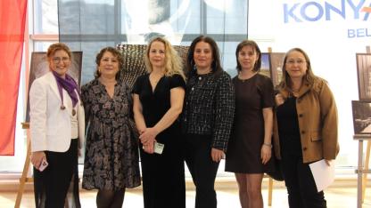 Antalya'da "Kadın Gözünden Zamanın İzleri" fotoğraf sergisi açıldı