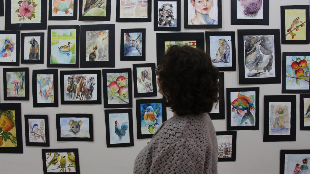 Antalya'da "Kütüphane Haftası" dolayısıyla karma resim sergisi açıldı