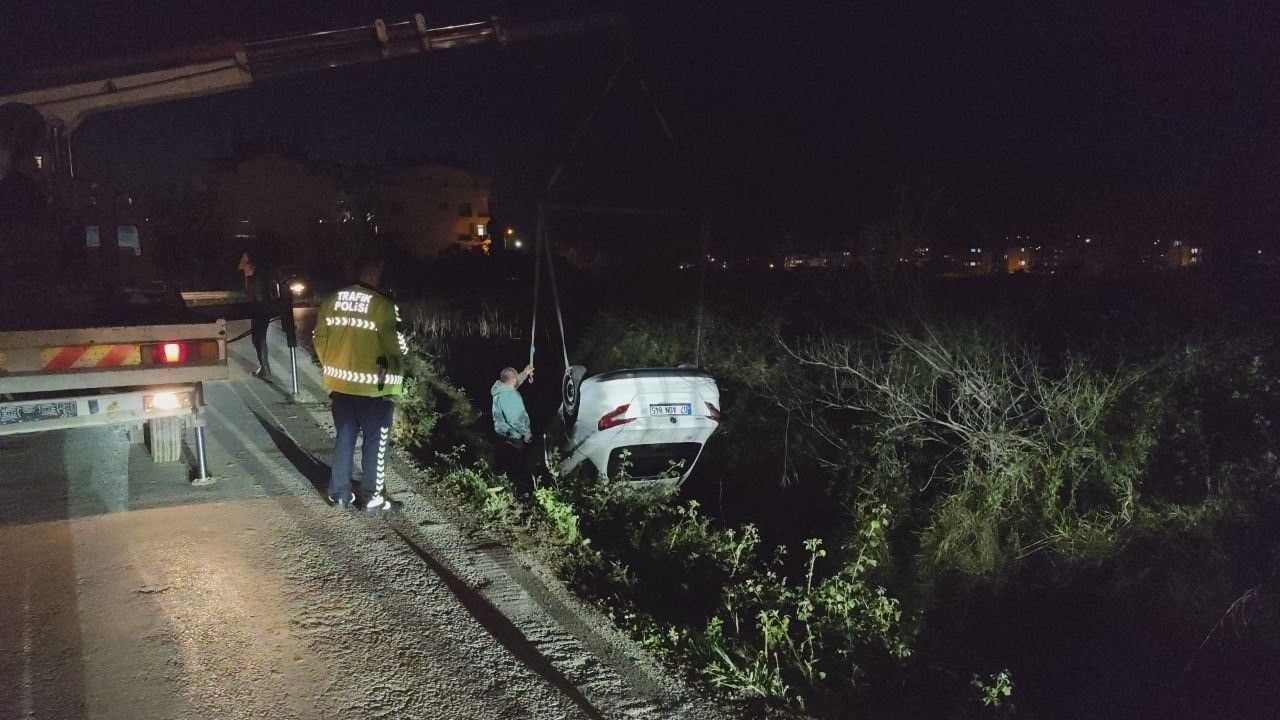 Antalya’da otomobil sulama kanalına uçtu, sürücüsü kayıplara karıştı