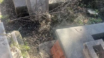 Antalya’nın kalbindeki Andızlı Mezarlığı bakımsızlığa mı terkedildi?