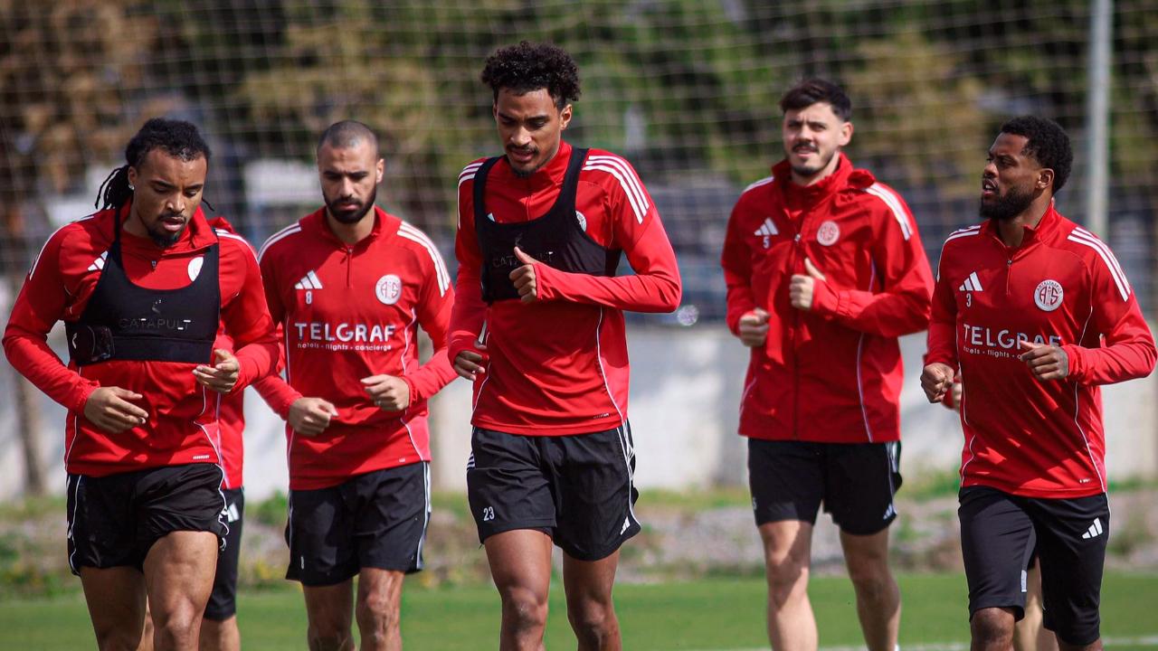 Antalyaspor için kritik deplasman! Başakşehir karşısında çıkış arayacak