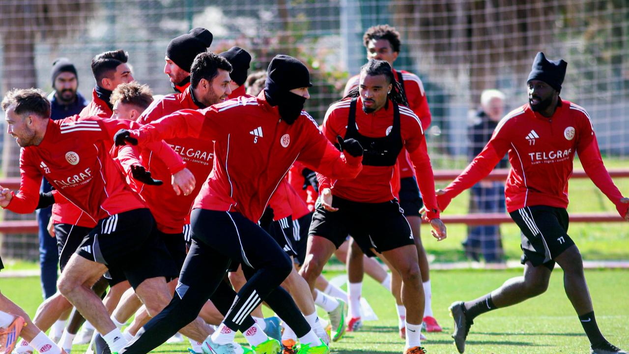 Antalyaspor, Rize’de 3 puan için sahaya çıkacak