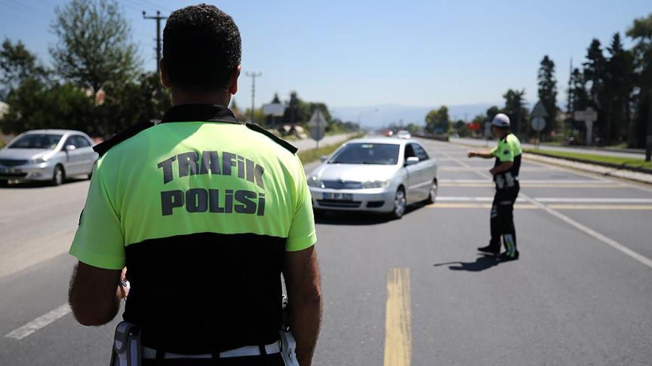 Araç sahipleri dikkat: Bu ekipmanlar aracınızda mutlaka olmalı!