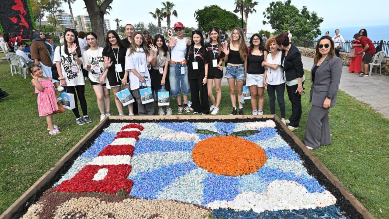 Çiçek Desenleri Günleri yarışması için geri sayım