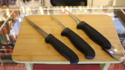 Fileto bıçakları elinde yeniden şekilleniyor