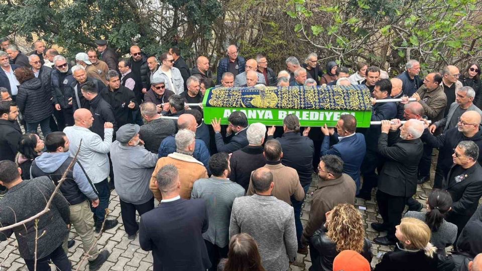 Hayatını kaybeden gazeteci Fazıl Tunç son yolculuğuna uğurlandı