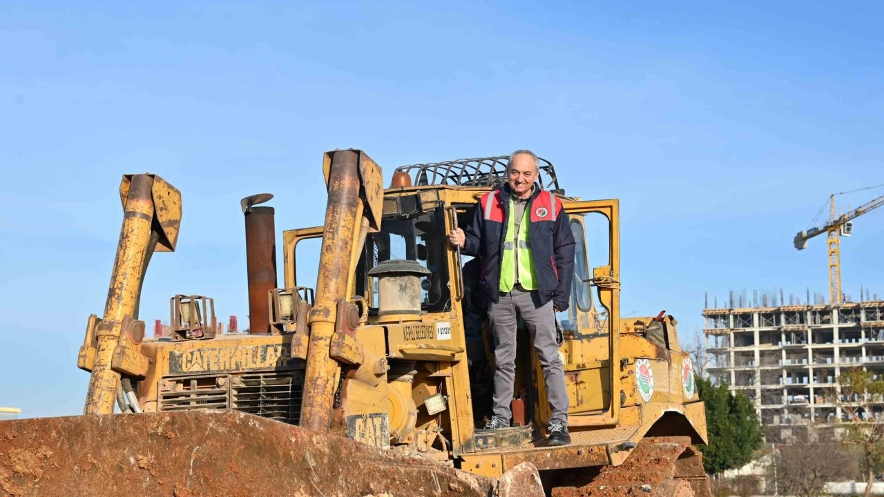 Kocagöz, sahada belediye ekipleriyle çalıştı