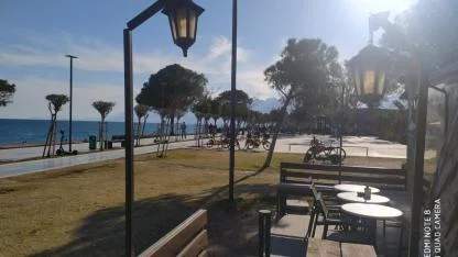 Konyaaltı Sahili’nde yazdan kalma gün