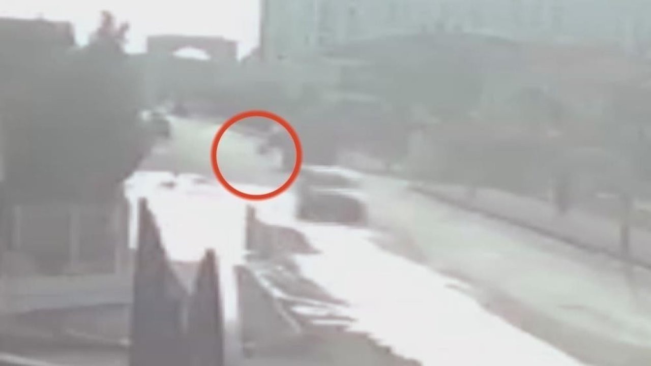 Köpekten kaçarken kamyonun altında kalarak ölmüştü, sınıf arkadaşlarının vefası anneyi duygulandırdı