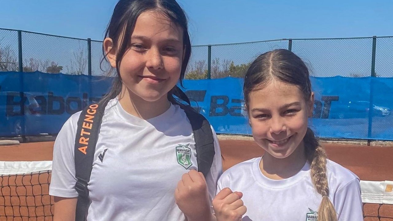 Manavgat Belediyesi Tenis Kulübü sporcularından derece