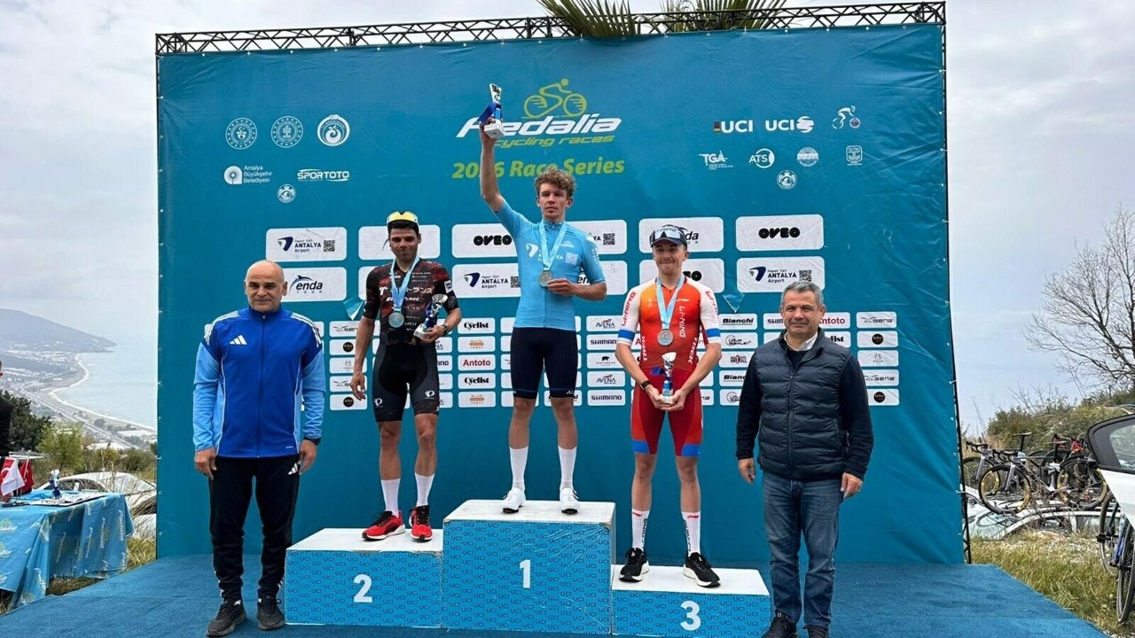 Muğla Büyükşehir Belediyesi Kıta Bisiklet Takımı Alanya'da zirvede