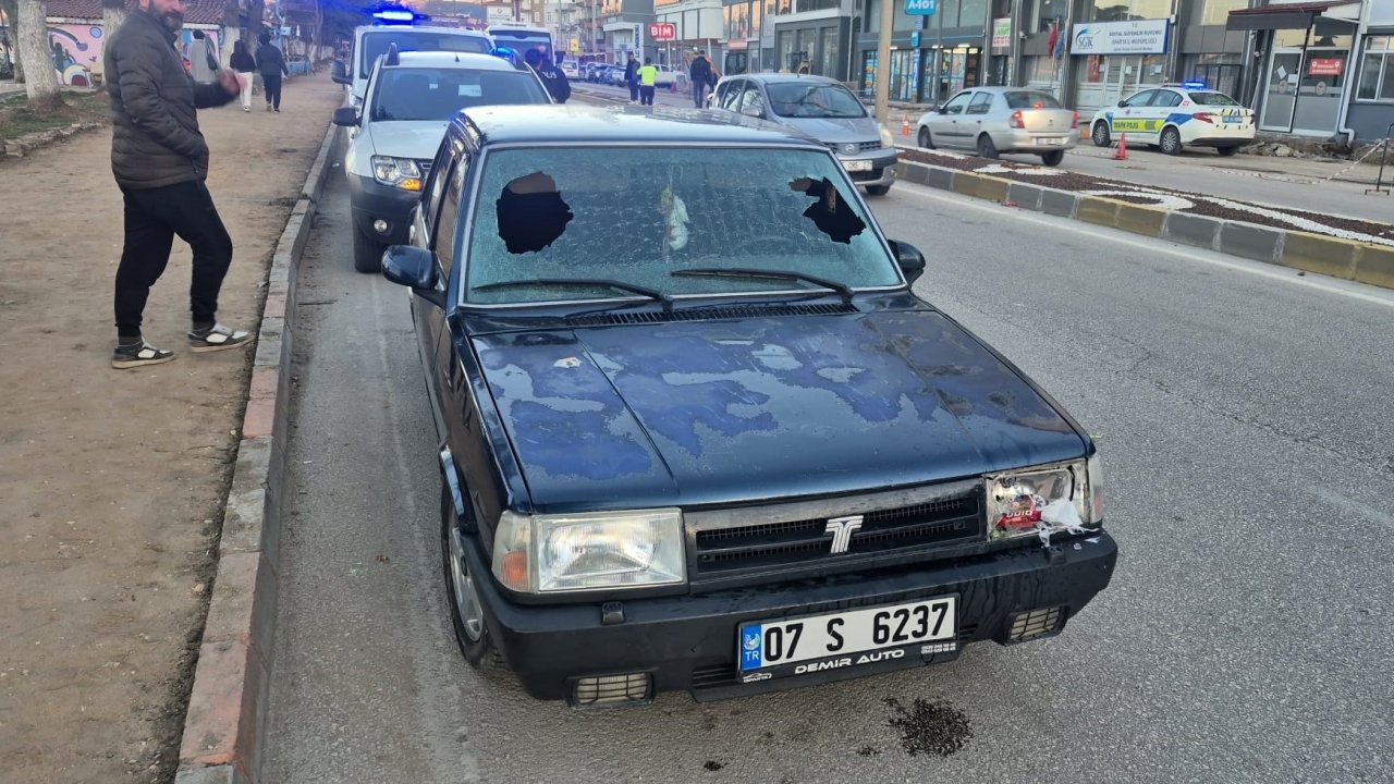 Otomobilin çarptığı çocuk yaralandı