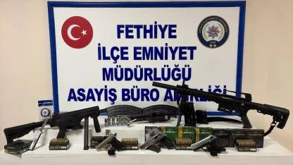 Polis KADES ihbarına gitti, evden cephanelik çıktı