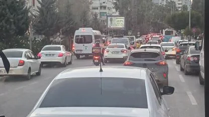 Trafik problemi devam ediyor!