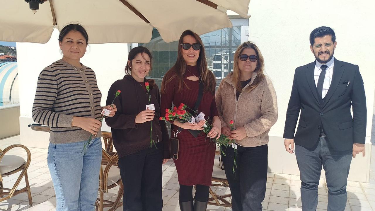Türk Eğitim-Sen Antalya Şubesi "Kadınlar Günü"nü kutladı