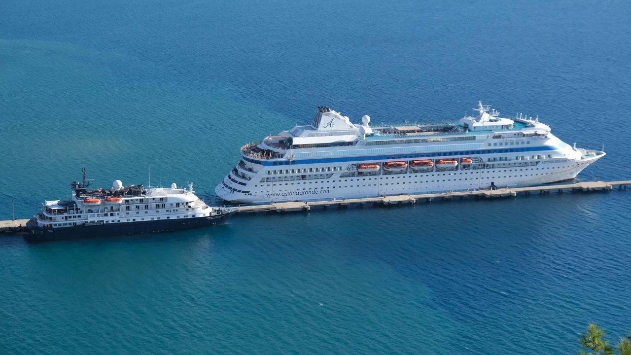 'Yüzen oteller' ile iki ayda 52 bin 748 yolcu seyahat etti