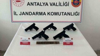 Antalya’da kaçak silah operasyonu