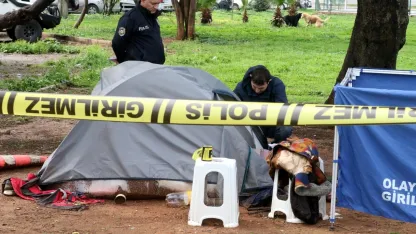 Parktaki çadırında ölü bulundu