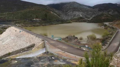 Maksimum seviyeye ulaşan Kozağaç Barajı’nda su tahliyesine başlandı