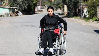 Balkondan düştü hayatı karardı