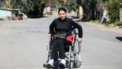 Balkondan düştü hayatı karardı