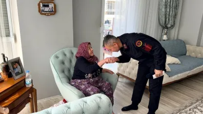 30 yıl önce şehit olan askerin silah arkadaşından şehit annesine duygulandıran ziyaret