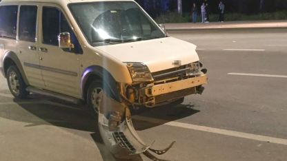 Hafif ticari araçla çarpışan motosiklet sürücüsü hayatını kaybetti