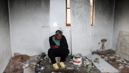 Felç geçiren kamyon şoförü, sokakta yaşam mücadelesi veriyor