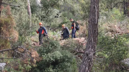 Dağda yolunu kaybetti, telefon şarjı bitince dronla bulundu