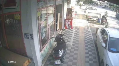 Kendi motosikleti gibi çalıp götürmesi saniyeler sürdü