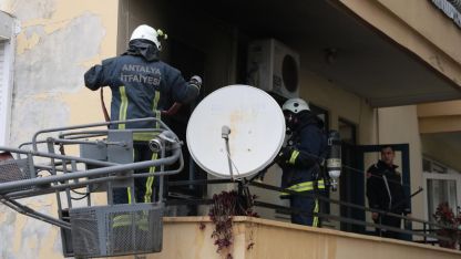 Apartman dairesinde yangın çıktı