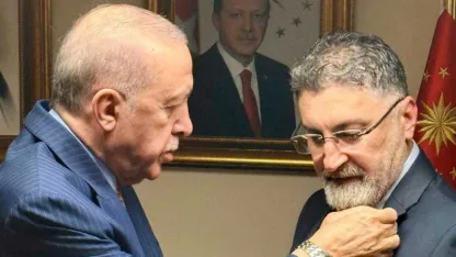 Serik Belediye Başkanı Kumbul AK Parti'ye geçti