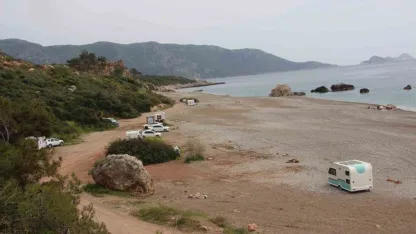 Kumluca’da sahil ve kamu alanlarında karavan konaklaması yasaklandı