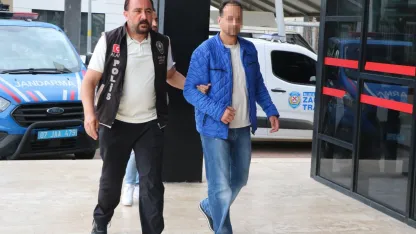 Cumhurbaşkanına hakaret, halkı kin ve düşmanlığa sevkten tutuklandı