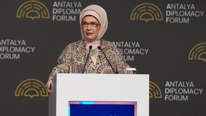 Emine Erdoğan'dan Filistinli çocukların eğitimi için çağrı