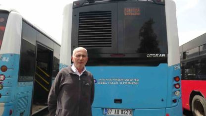 Otobüs şoföründen patenci çocuklara LED’li uyarı: "Patenci kardeş tutma arkadan, anneni babanı ağlatma arkandan"