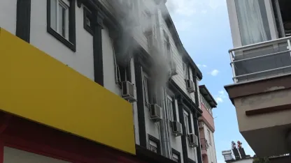 Antalya’da apartman dairesindeki yangın korkuttu: 5 kişi tedbir amaçlı hastaneye götürüldü