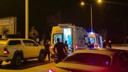 Muratpaşa’da otomobil ile motosiklet çarpıştı: 2 yaralı