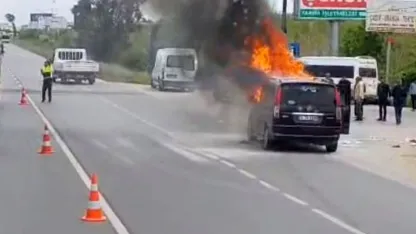 Seyir halindeki hafif ticari araçta çıkan yangın söndürüldü