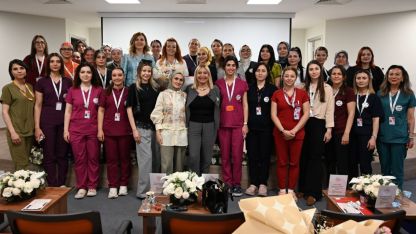 Ebeler Günü Sempozyumu